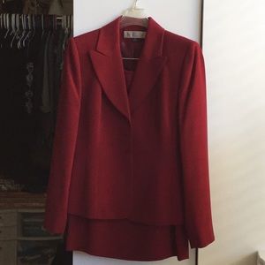 Tahari Skirt Suit